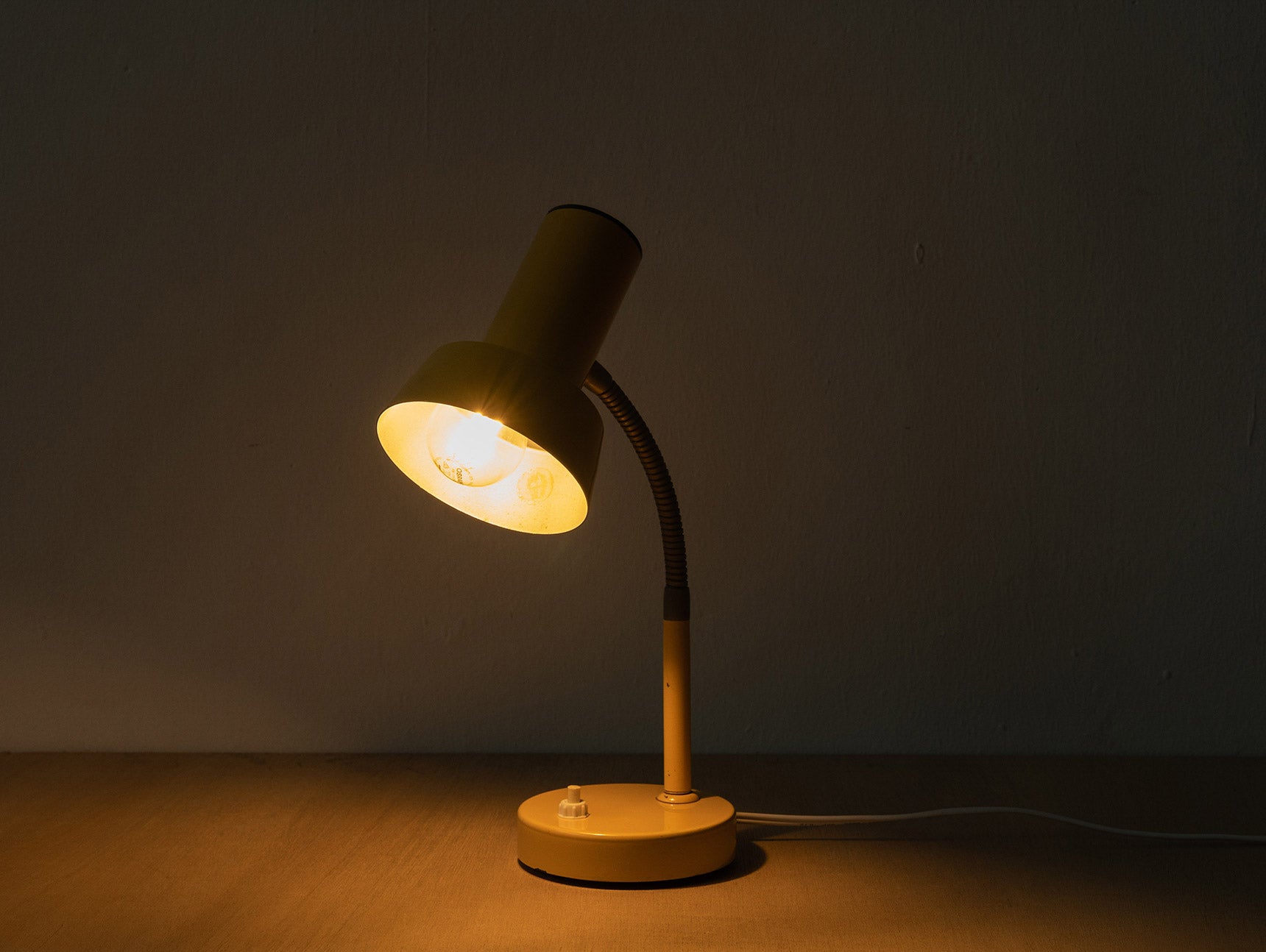 Vintage Gooseneck Table Lamp - Yellow
