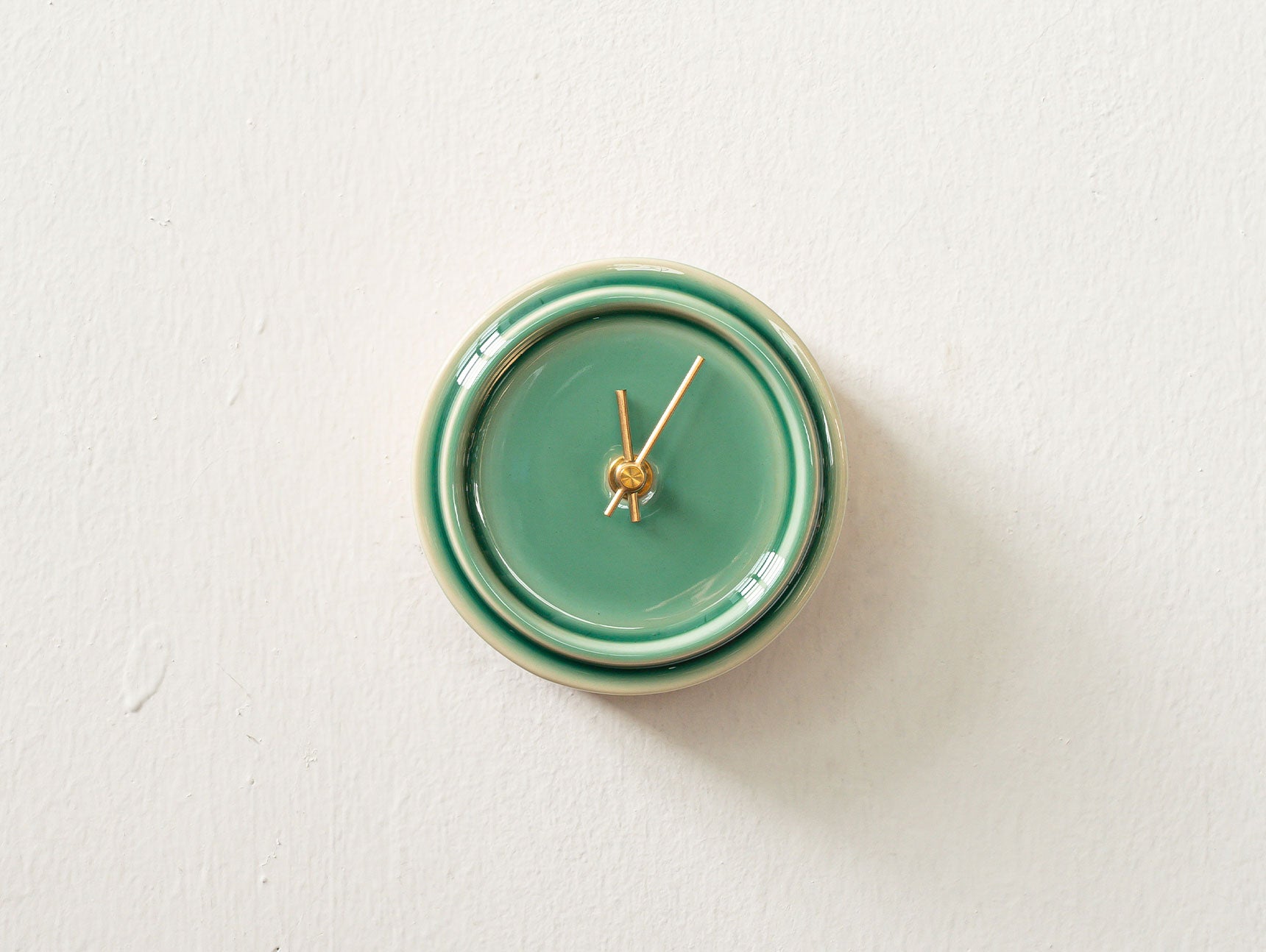 Sugy Two Way Clock - Pale Green Glaze